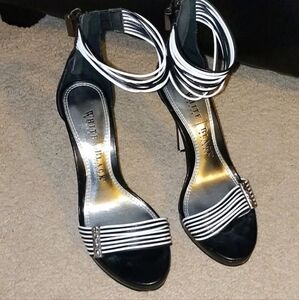 White House|Black Market DAVID strappy sandal